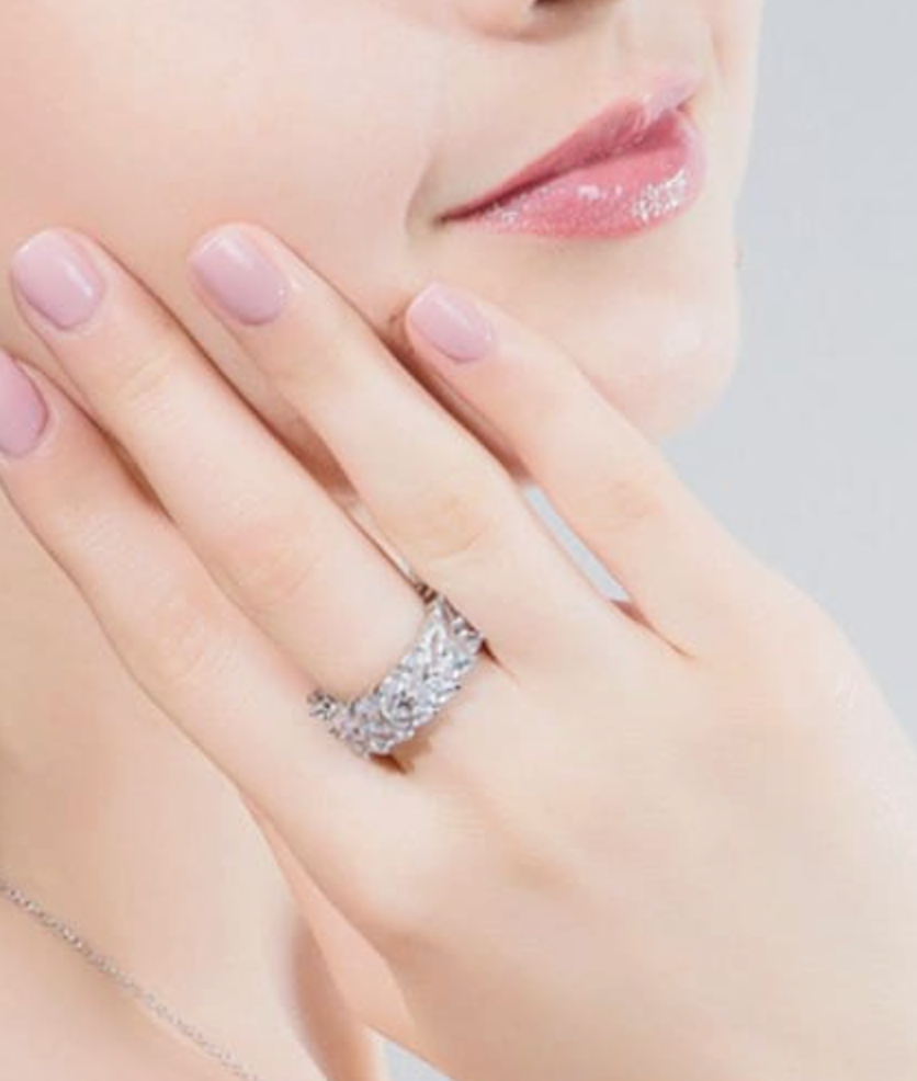 Anillo Irina